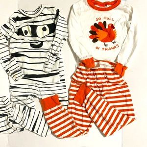 Holiday pj bundle Halloween mummy pjs thanksgiving turkey pjs 4T GUC